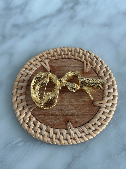 Gold Swirl Ribbon Brooch