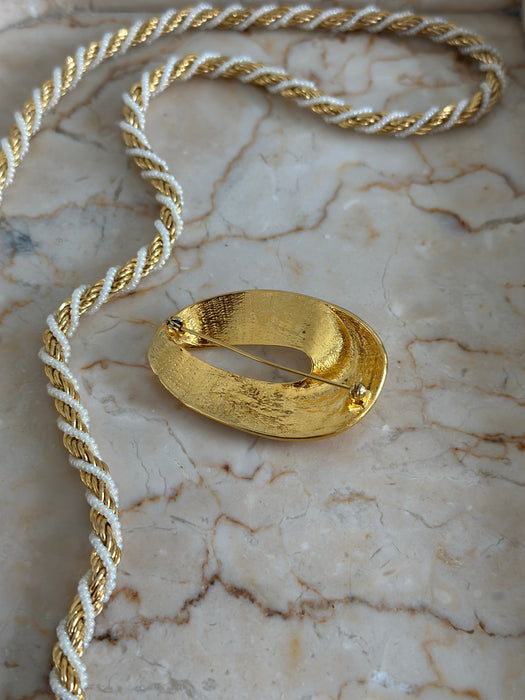 Gold Twisted Oval Brooch