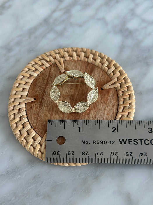 Gold Wreath Brooch